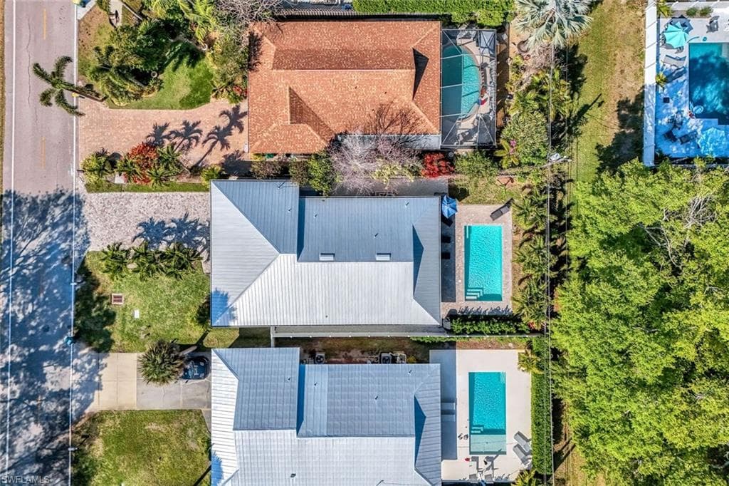 737 91st AVE N, NAPLES FL 34108-33