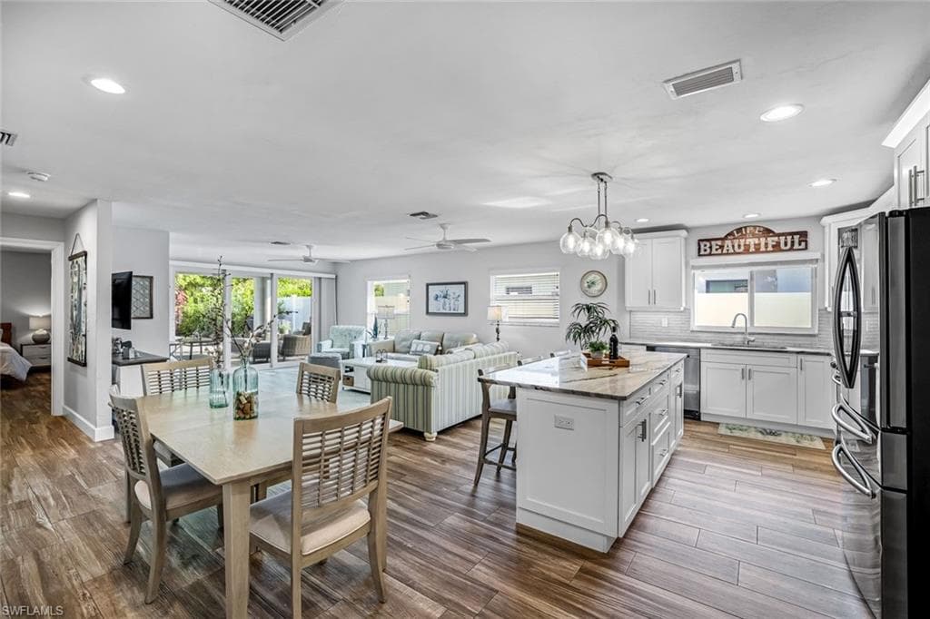 737 91st AVE N, NAPLES FL 34108-17