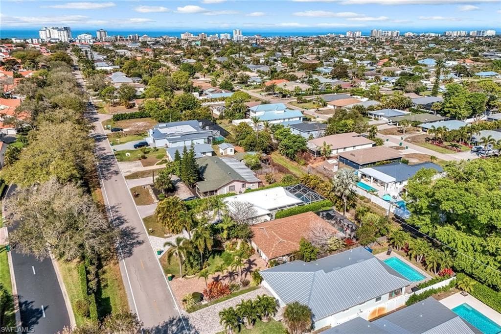 737 91st AVE N, NAPLES FL 34108-3