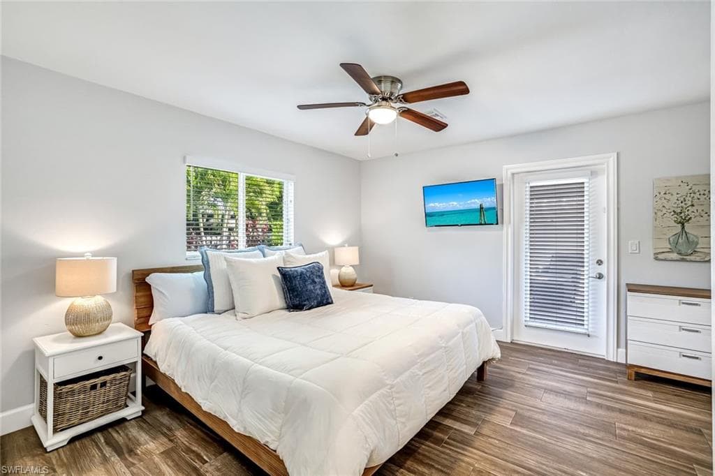 737 91st AVE N, NAPLES FL 34108-20