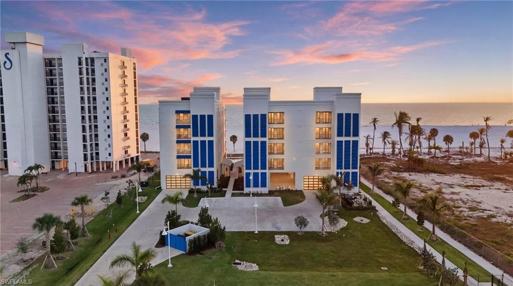 6230 Estero BLVD 202-1