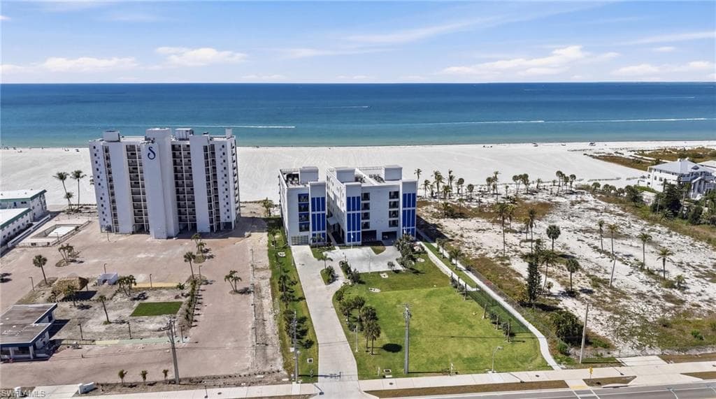 6230 Estero BLVD 102-4