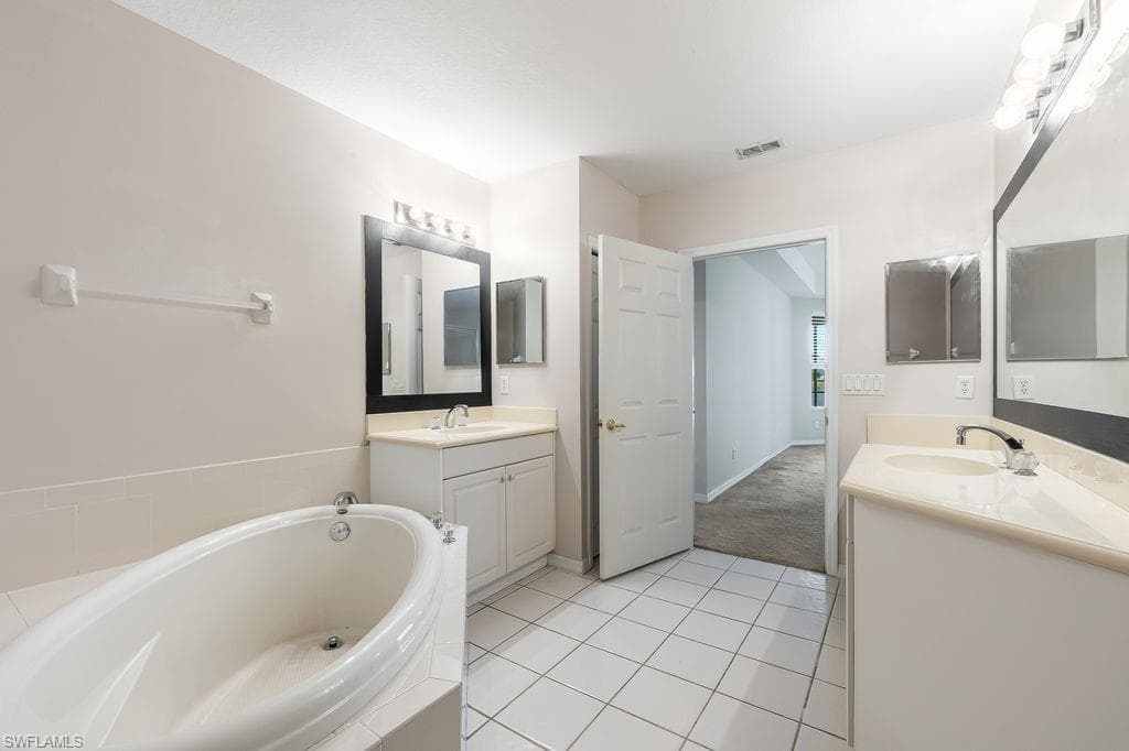 3610 Lansing Loop N 103-18