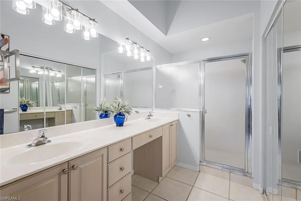 5360 Andover DR # 202, NAPLES FL 34110-15