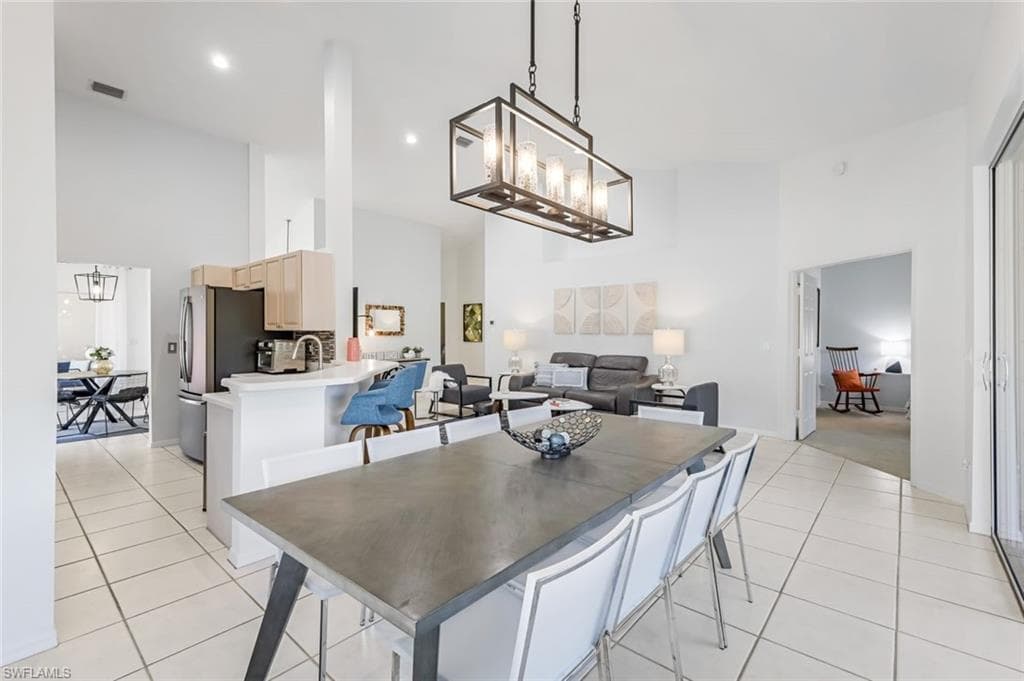 5360 Andover DR # 202, NAPLES FL 34110-7