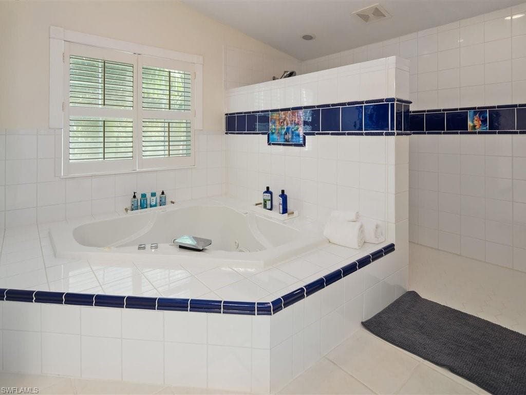 100 Fairview AVE, FORT MYERS FL 33905-22