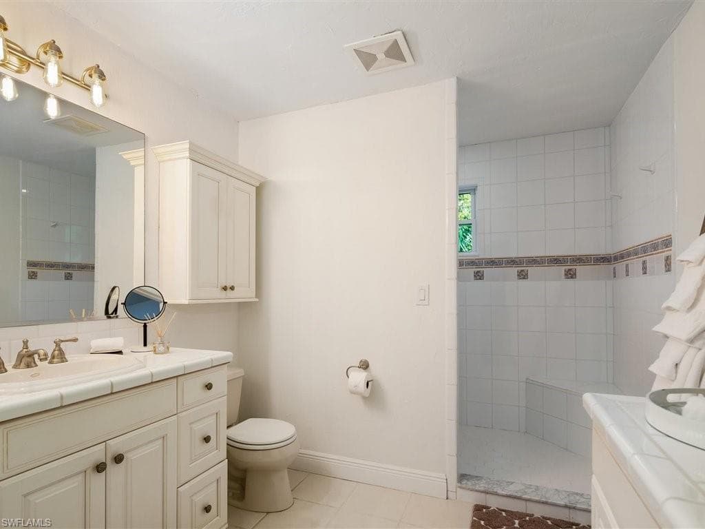 100 Fairview AVE, FORT MYERS FL 33905-26