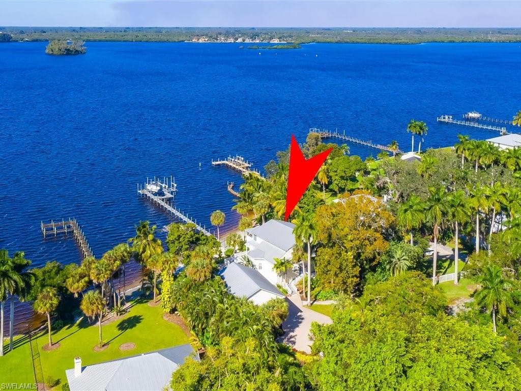 100 Fairview AVE, FORT MYERS FL 33905-5