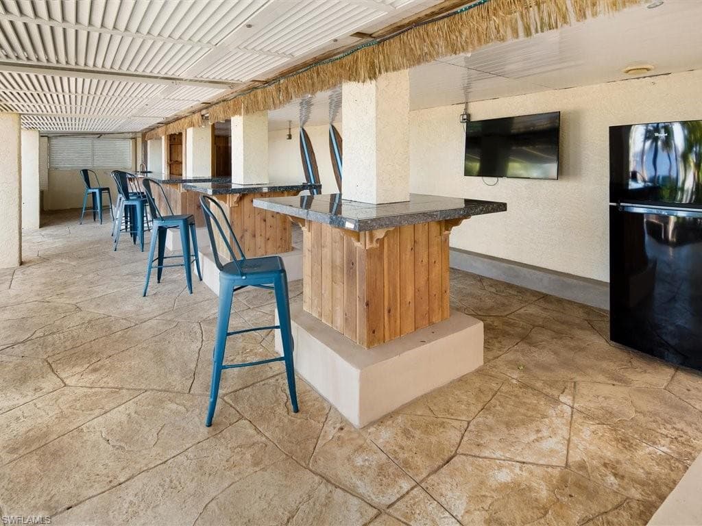 100 Fairview AVE, FORT MYERS FL 33905-16