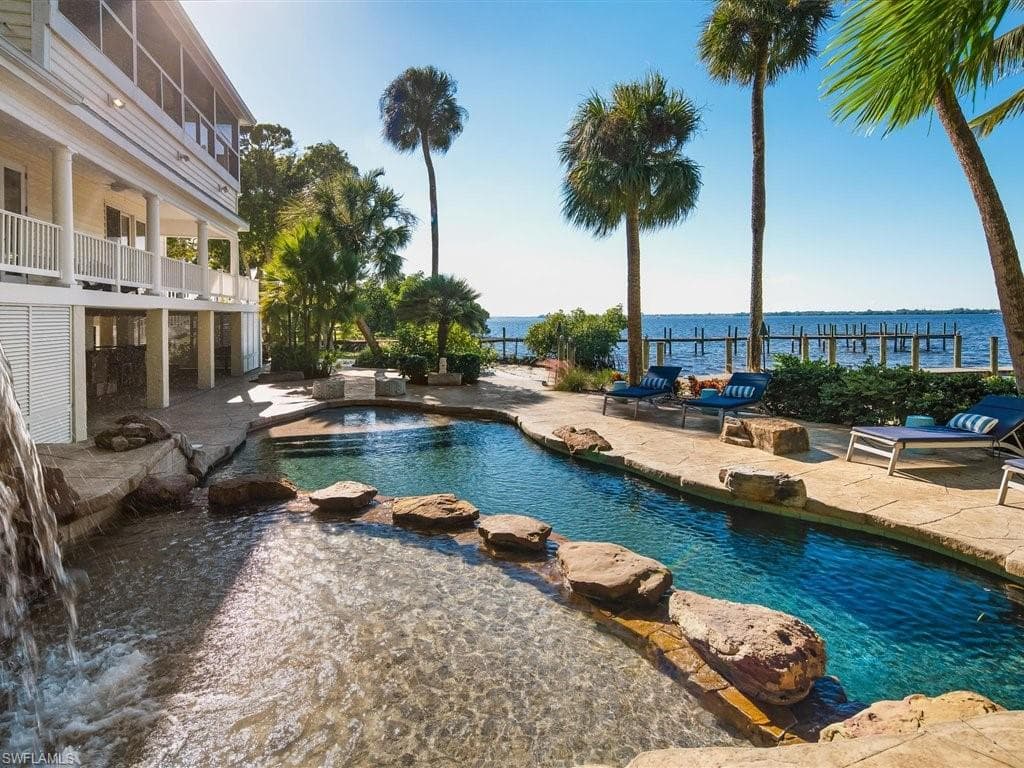 100 Fairview AVE, FORT MYERS FL 33905-11