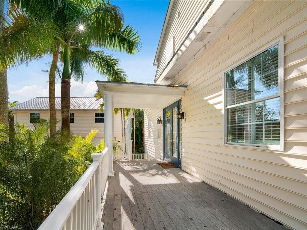 100 Fairview AVE, FORT MYERS FL 33905-6