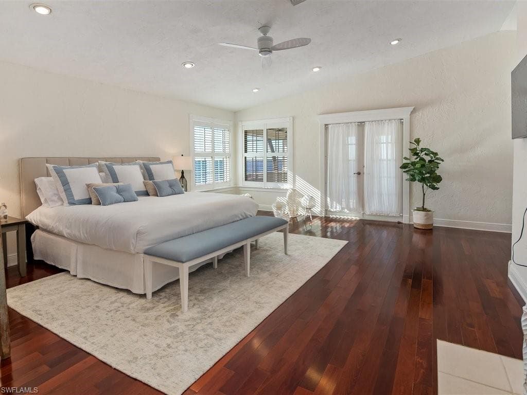 100 Fairview AVE, FORT MYERS FL 33905-19