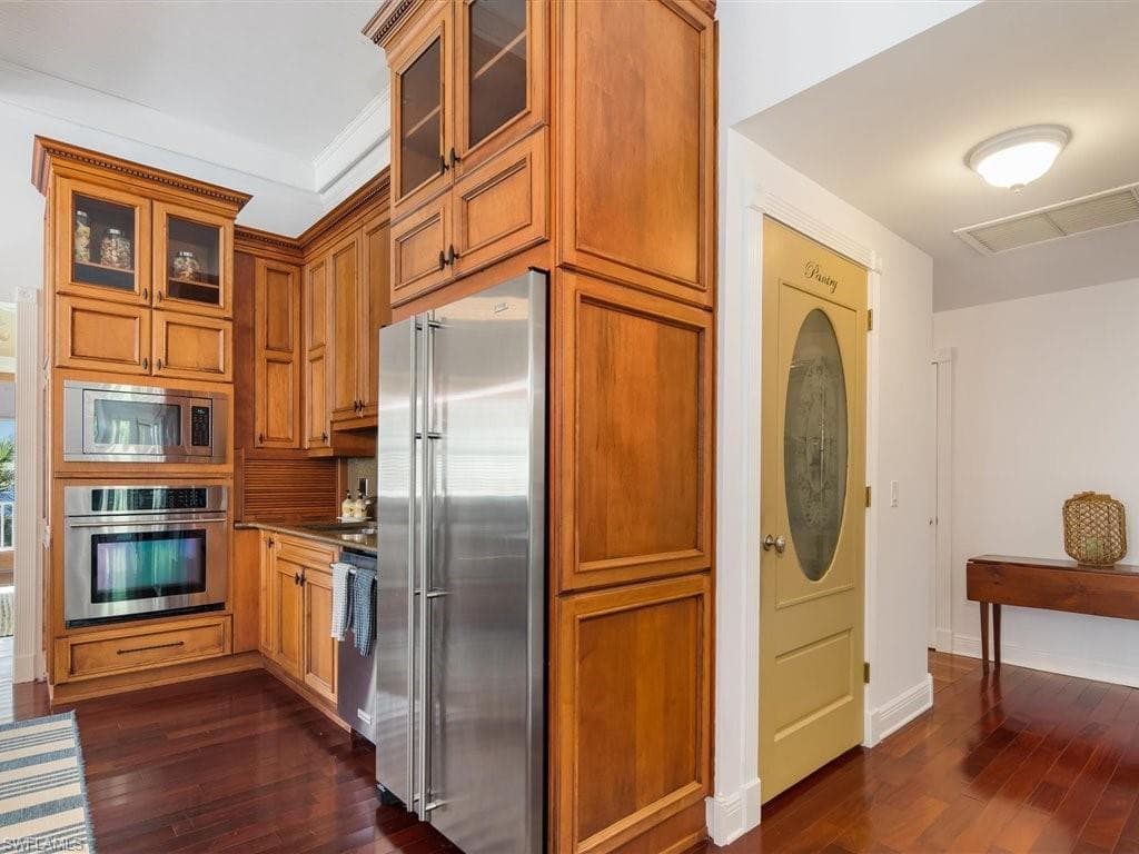 100 Fairview AVE, FORT MYERS FL 33905-29