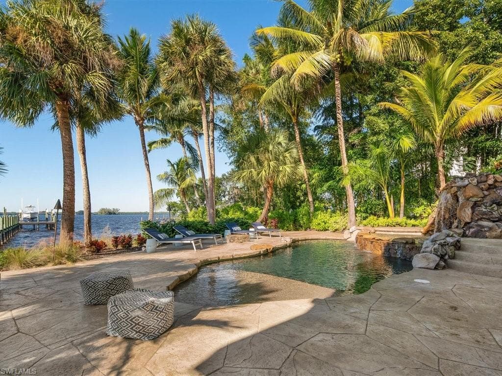 100 Fairview AVE, FORT MYERS FL 33905-13