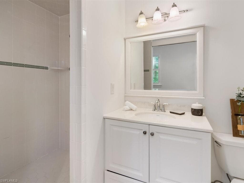 100 Fairview AVE, FORT MYERS FL 33905-17