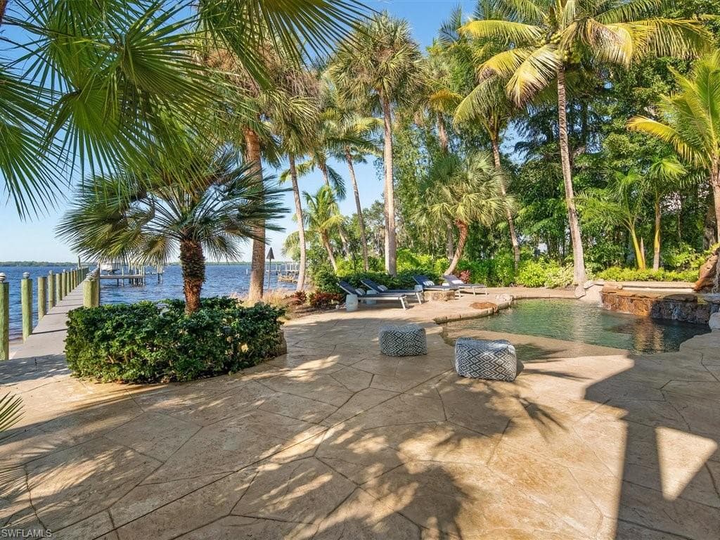 100 Fairview AVE, FORT MYERS FL 33905-14