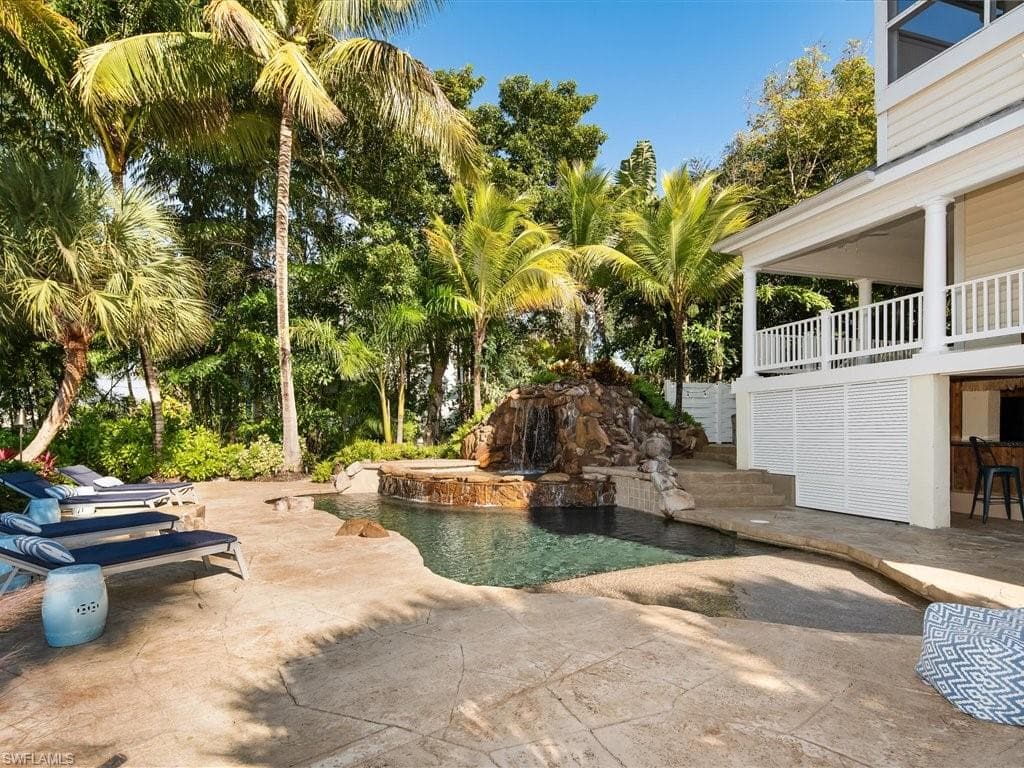 100 Fairview AVE, FORT MYERS FL 33905-18