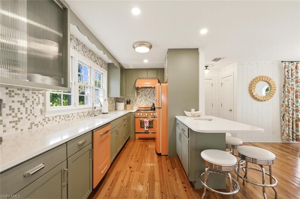 92 10th AVE S-16