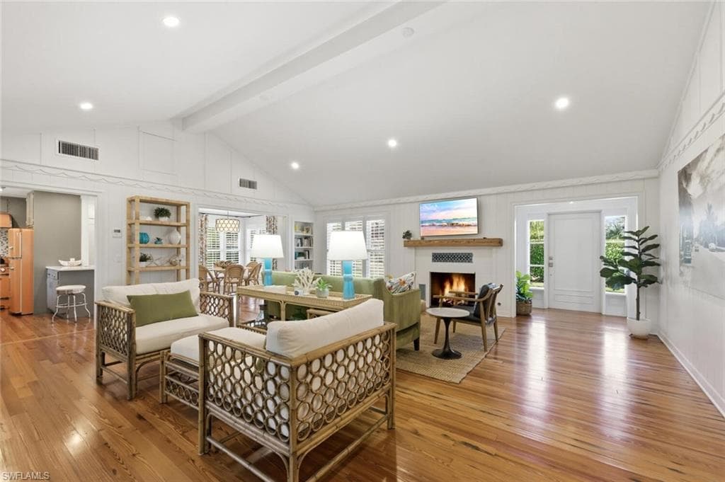 92 10th AVE S-11