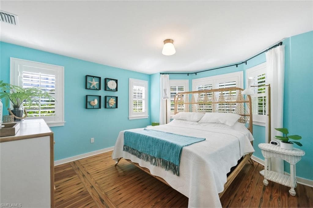 92 10th AVE S-20