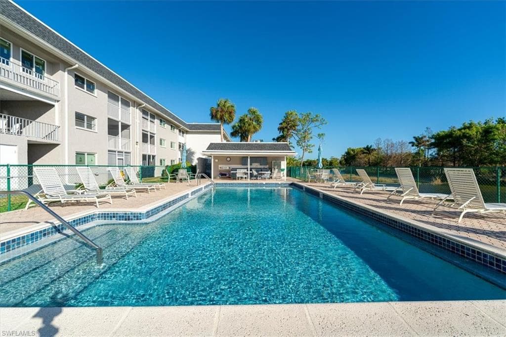 5515 Rattlesnake Hamm RD # 301, NAPLES FL 34113-22