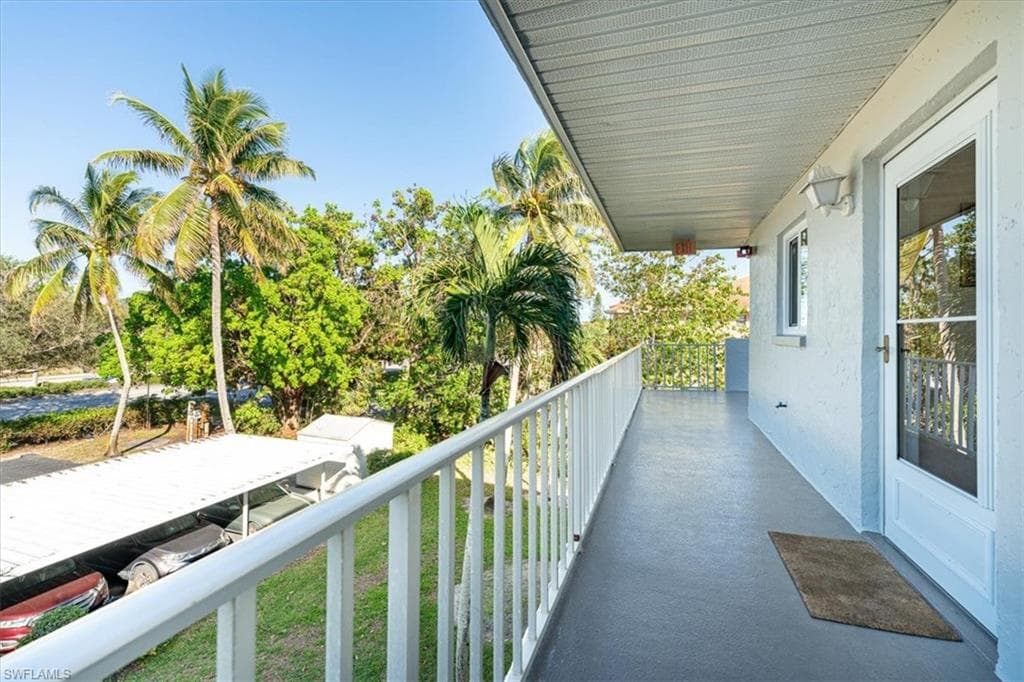 5515 Rattlesnake Hamm RD # 301, NAPLES FL 34113-20