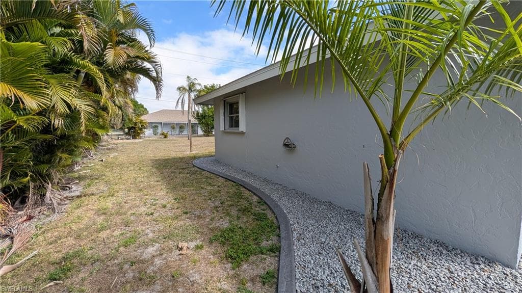 1329 Oaklawn CT, FORT MYERS FL 33919-22
