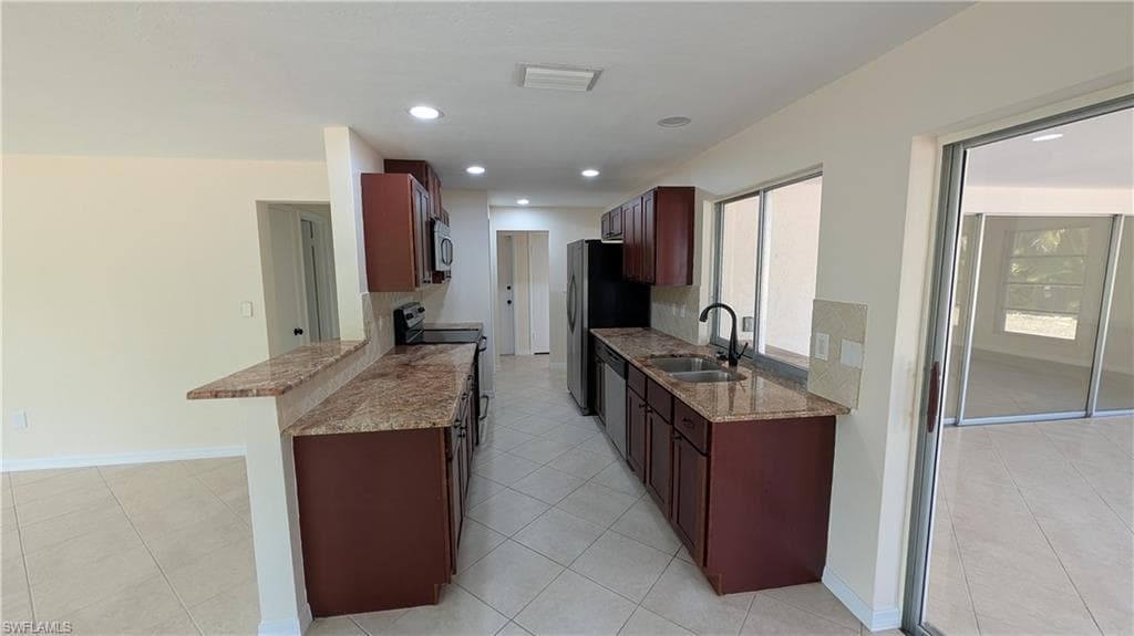 1329 Oaklawn CT, FORT MYERS FL 33919-8