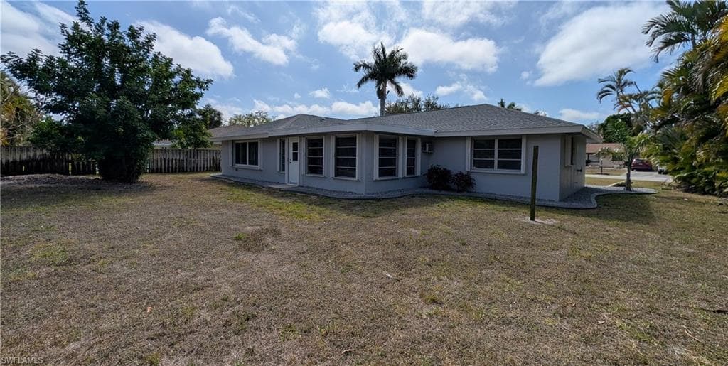 1329 Oaklawn CT, FORT MYERS FL 33919-23