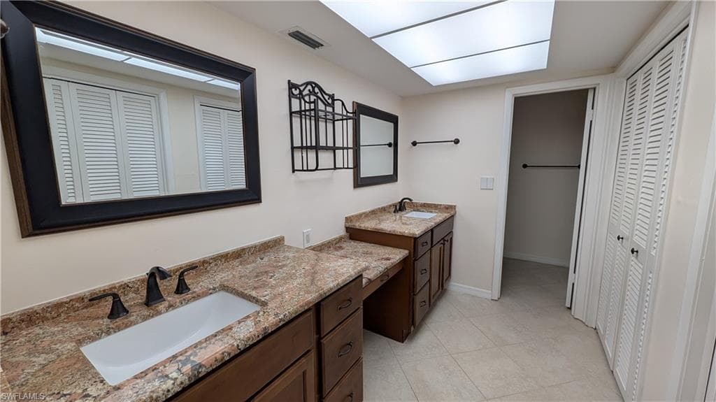 1329 Oaklawn CT, FORT MYERS FL 33919-18