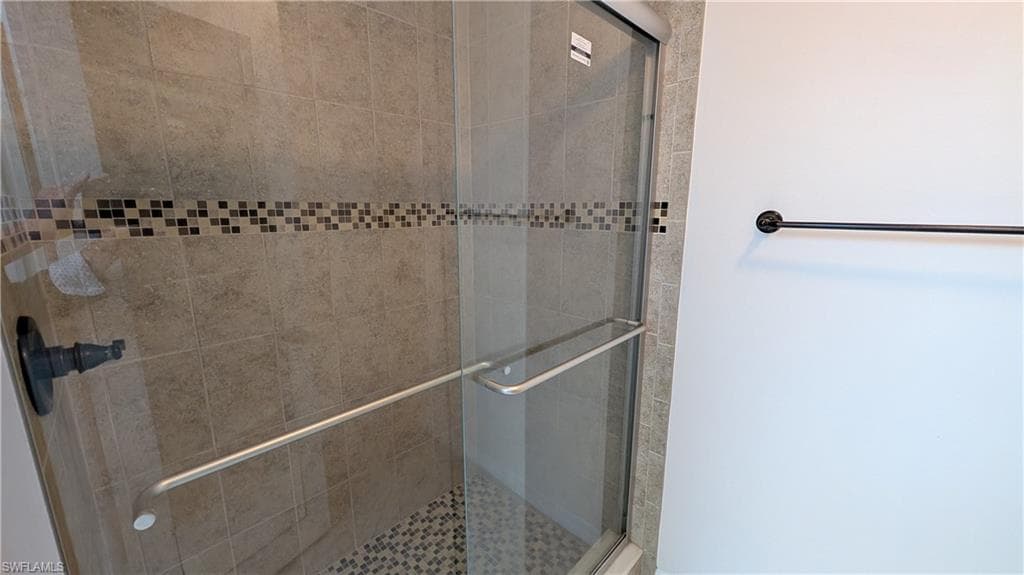 1329 Oaklawn CT, FORT MYERS FL 33919-20