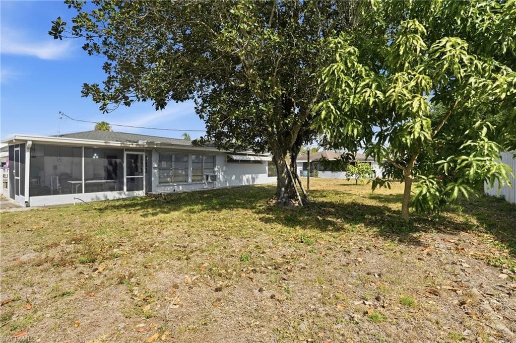 1406 Grandale ST-19