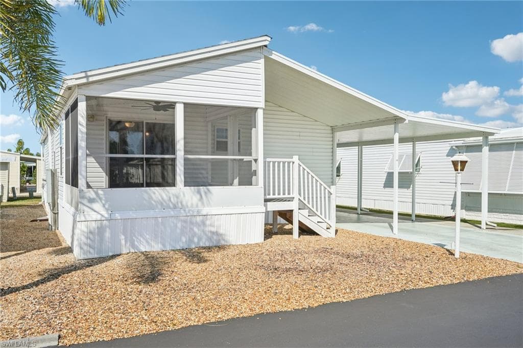 121 Kim DR # 121, NAPLES FL 34104-1