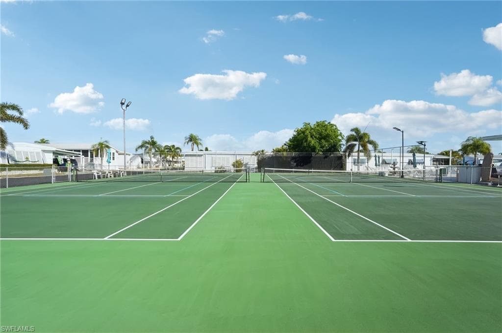 121 Kim DR # 121, NAPLES FL 34104-45