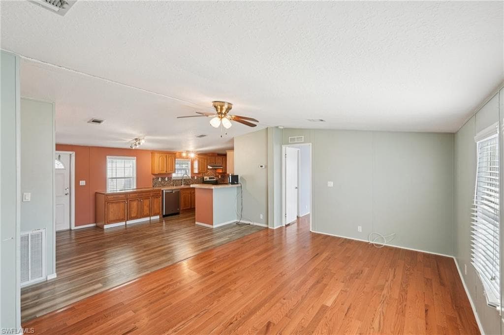 121 Kim DR # 121, NAPLES FL 34104-12