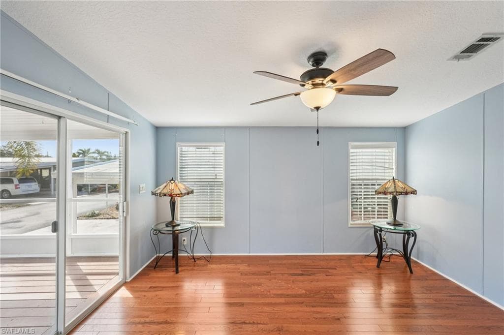 121 Kim DR # 121, NAPLES FL 34104-16