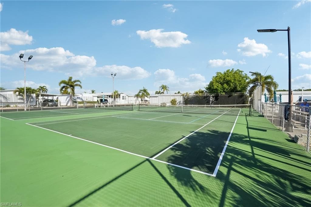 121 Kim DR # 121, NAPLES FL 34104-46