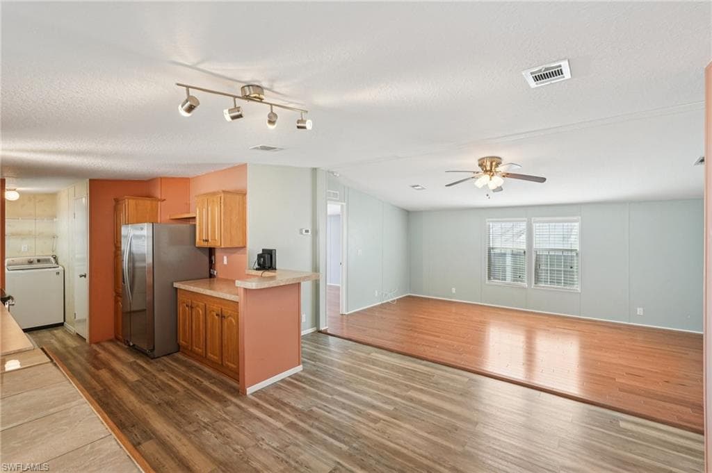 121 Kim DR # 121, NAPLES FL 34104-6