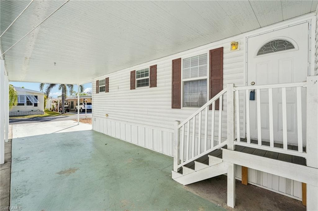 121 Kim DR # 121, NAPLES FL 34104-4