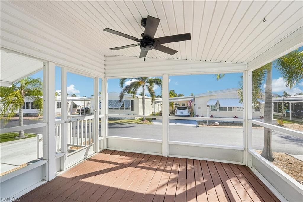 121 Kim DR # 121, NAPLES FL 34104-19