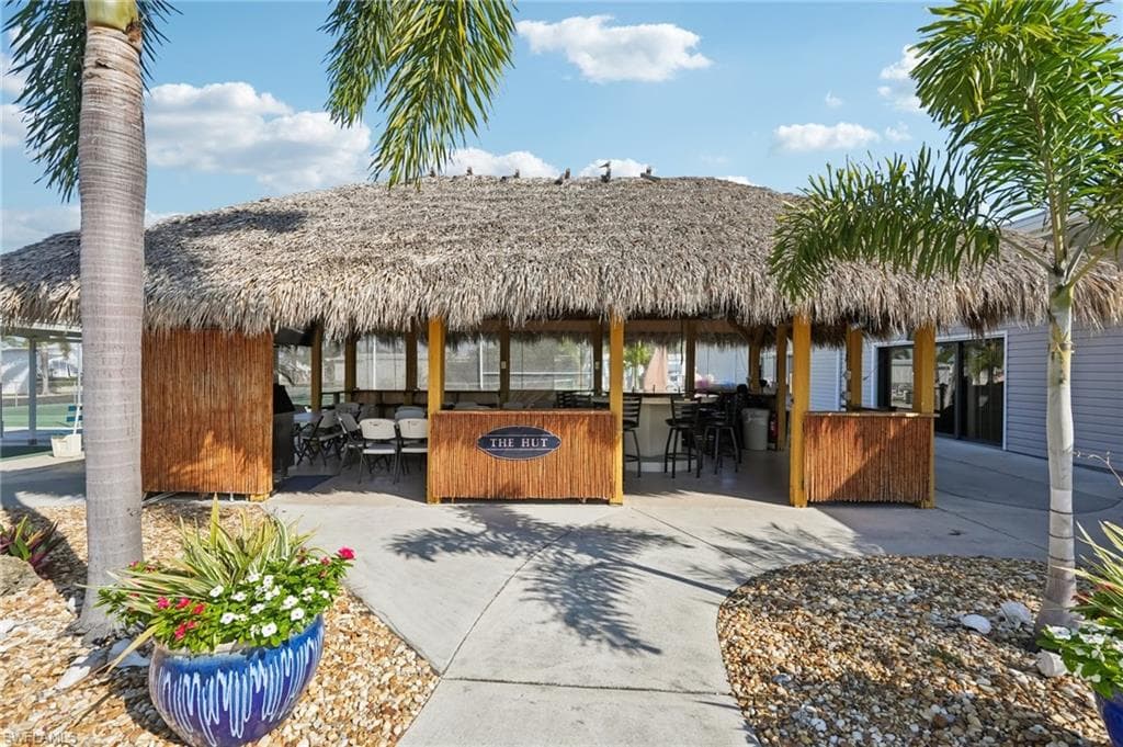 121 Kim DR # 121, NAPLES FL 34104-33