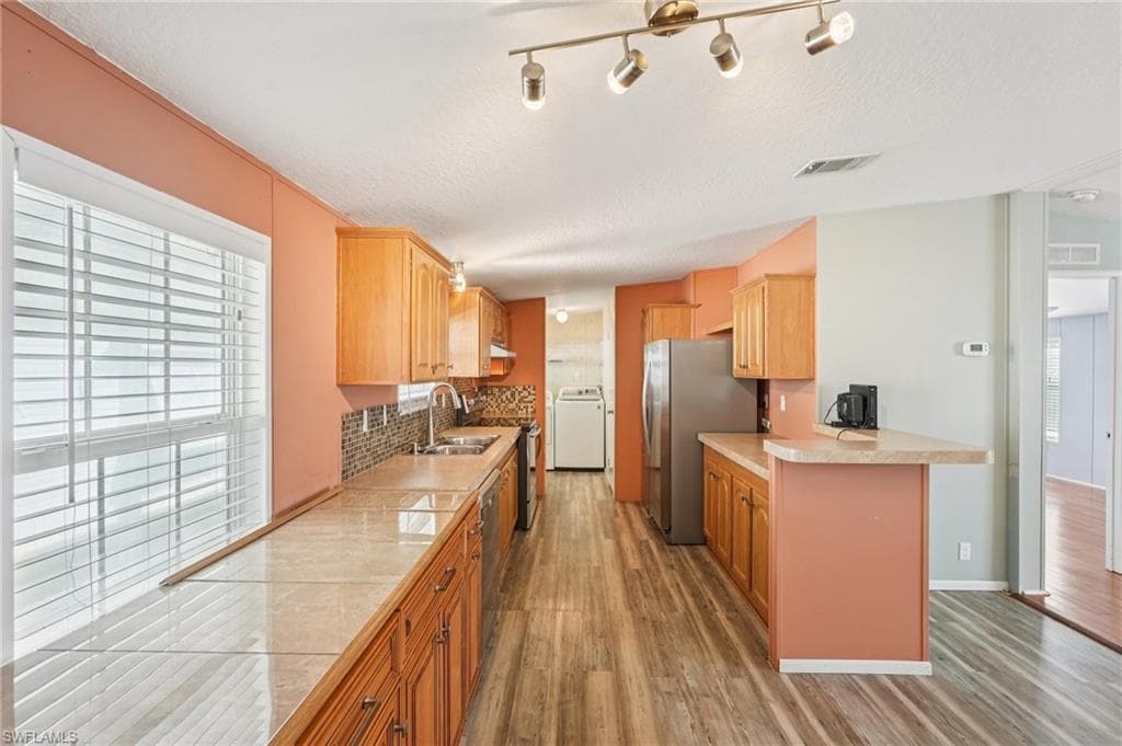 121 Kim DR # 121, NAPLES FL 34104-9