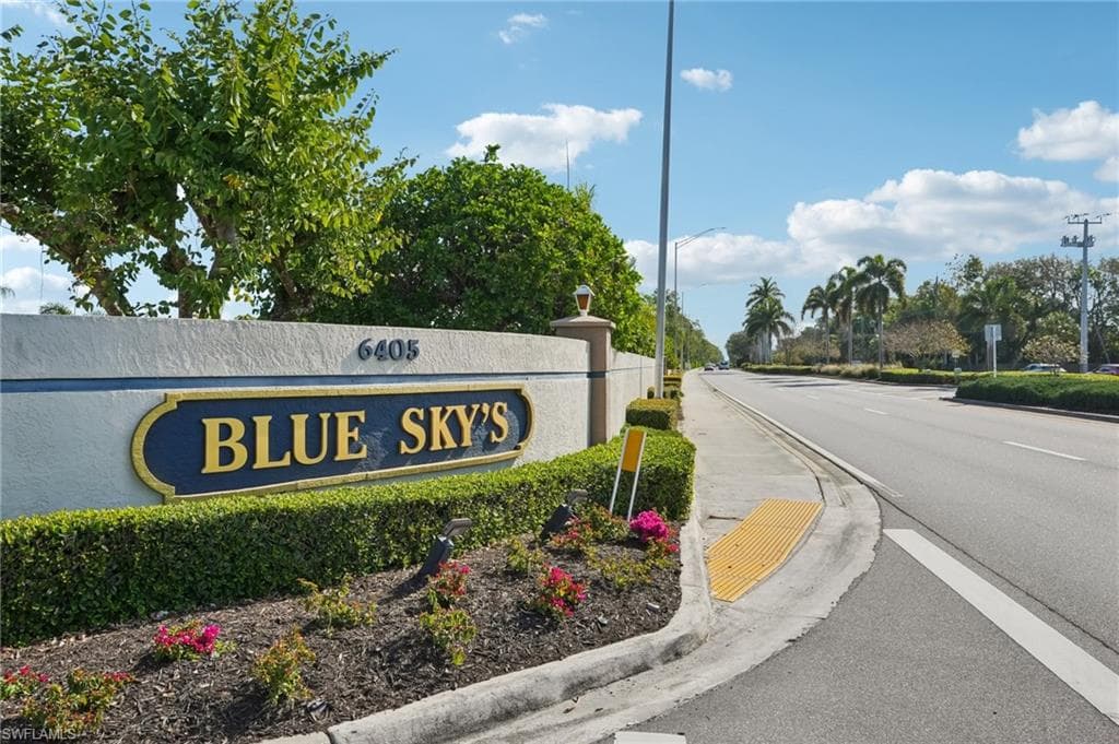 121 Kim DR # 121, NAPLES FL 34104-47
