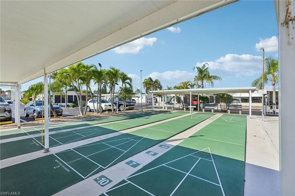 121 Kim DR # 121, NAPLES FL 34104-43