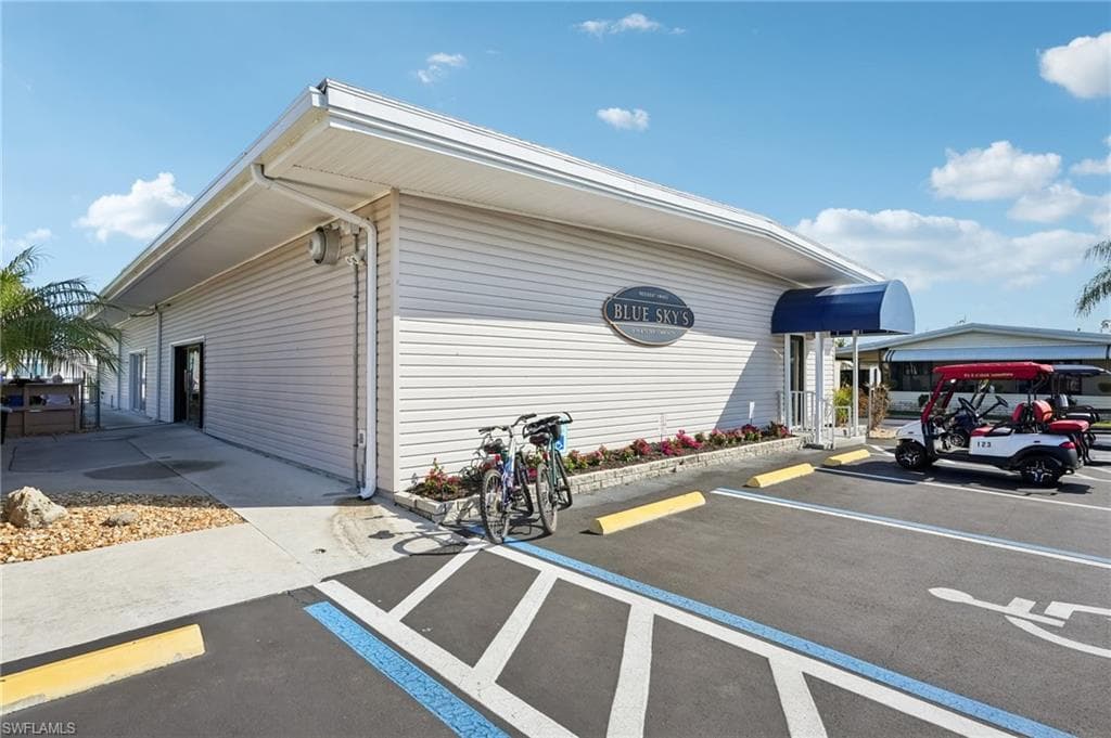 121 Kim DR # 121, NAPLES FL 34104-39