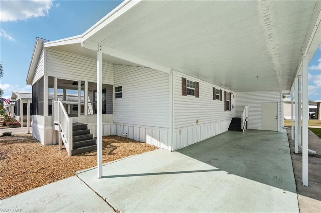 121 Kim DR # 121, NAPLES FL 34104-3