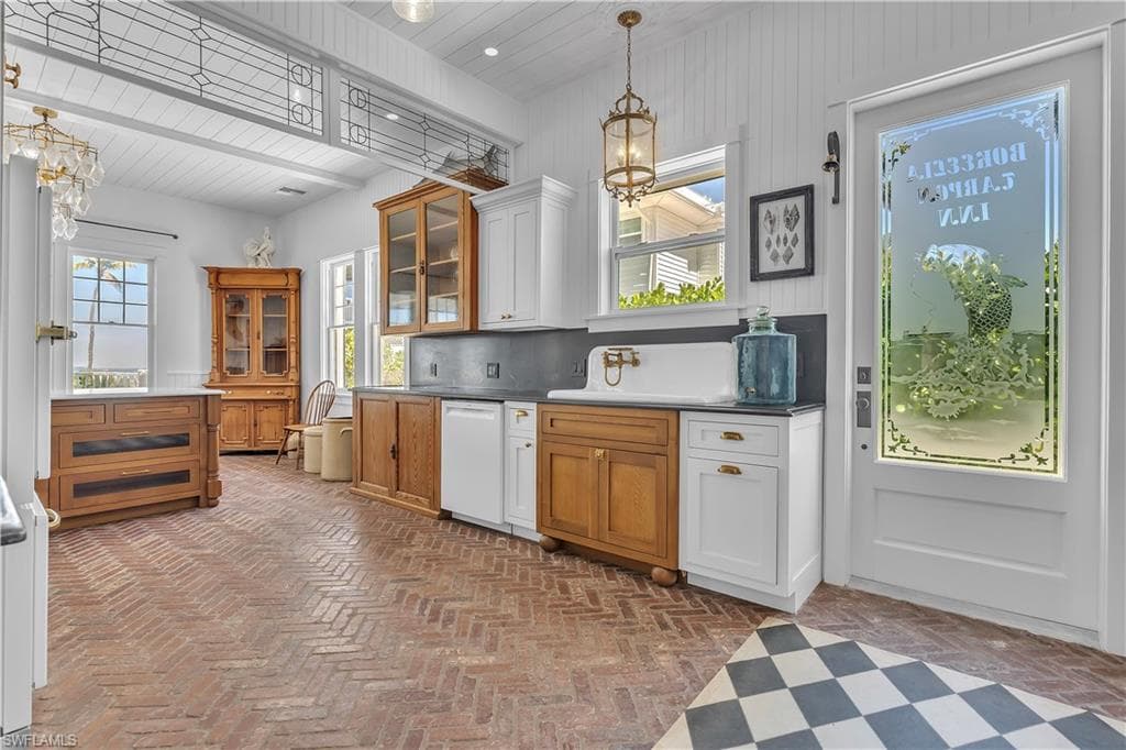 8241 Main ST, BOKEELIA FL 33922-19