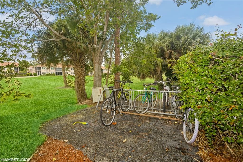 190 Turtle Lake CT # 311, NAPLES FL 34105-41