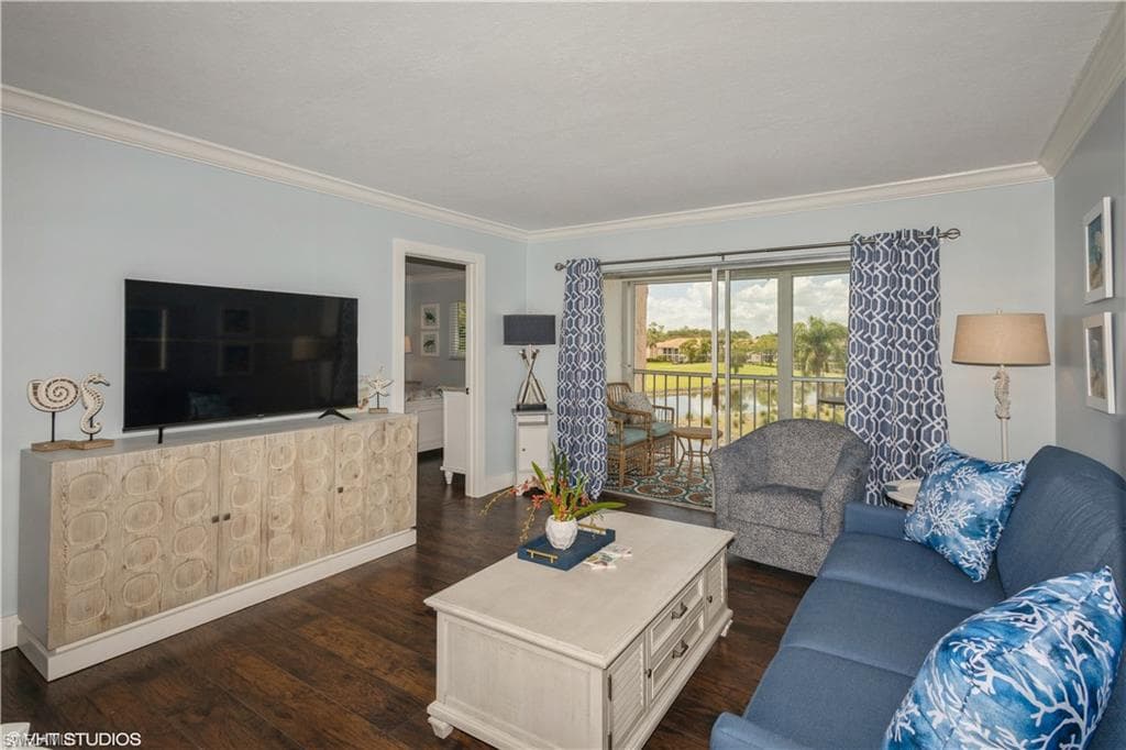 190 Turtle Lake CT # 311, NAPLES FL 34105-12