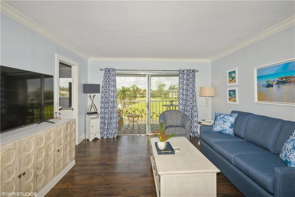 190 Turtle Lake CT # 311, NAPLES FL 34105-11